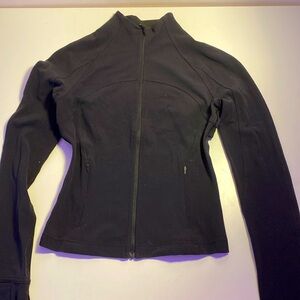 Lululemon Cropped Define Jacket in Black Size 2